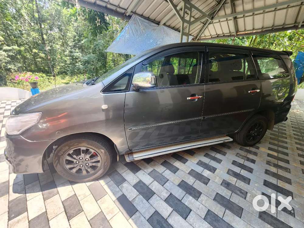Toyota Innova 2.5 V 2011