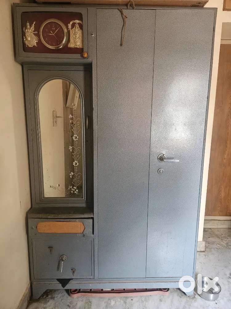 Almirah for Sale