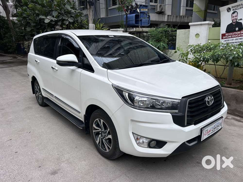 Toyota Innova Crysta 2.4 G Mt 7 Str, 2025, Diesel