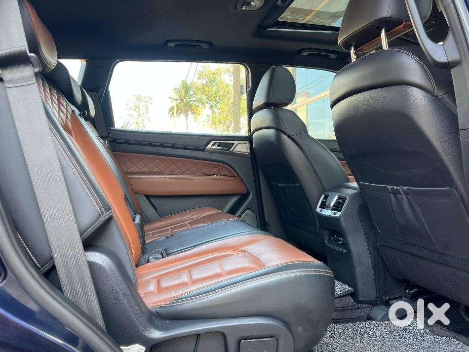 Mahindra Alturas G4 4x2 At, 2022, Diesel