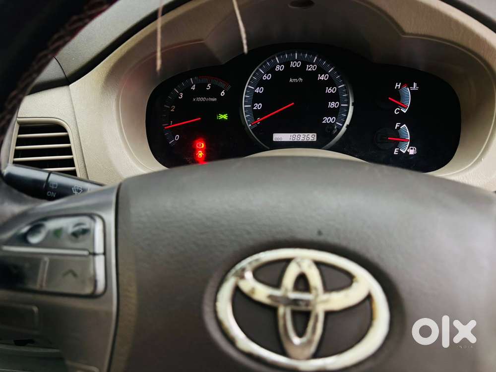 Toyota Innova 2.5 V 7 Str, 2012
