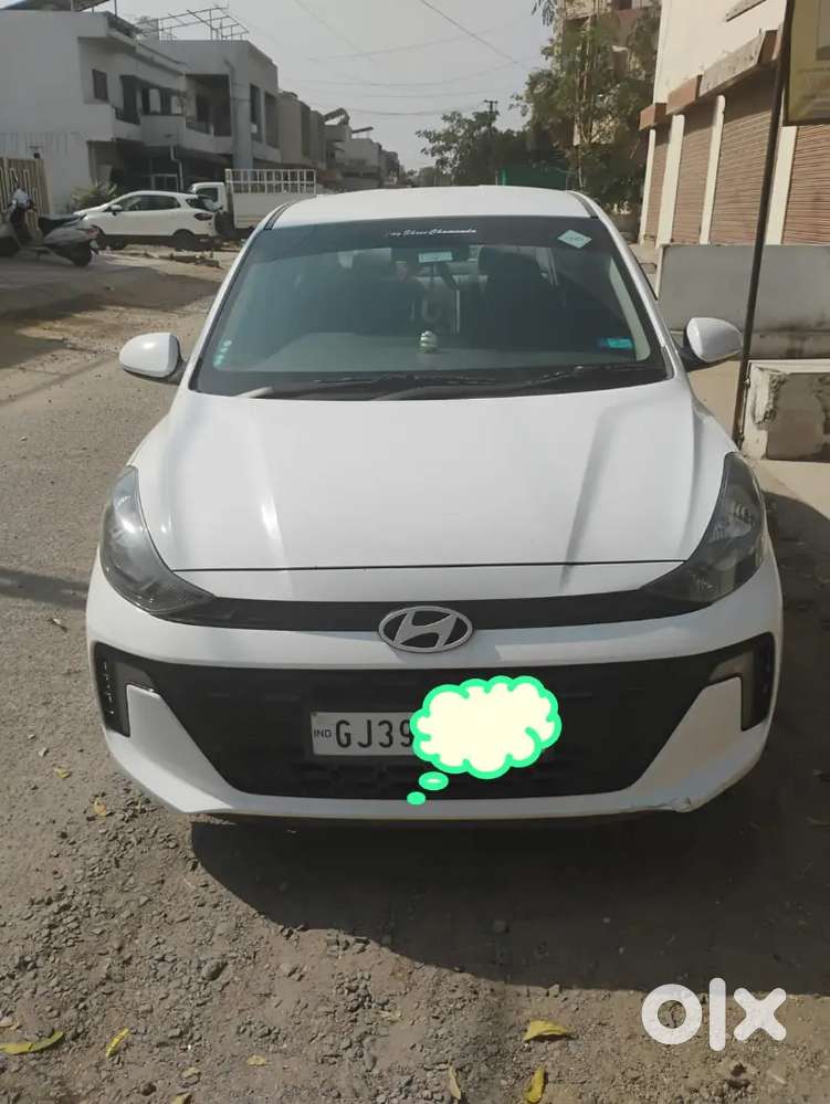 Aura In Showroom Condition