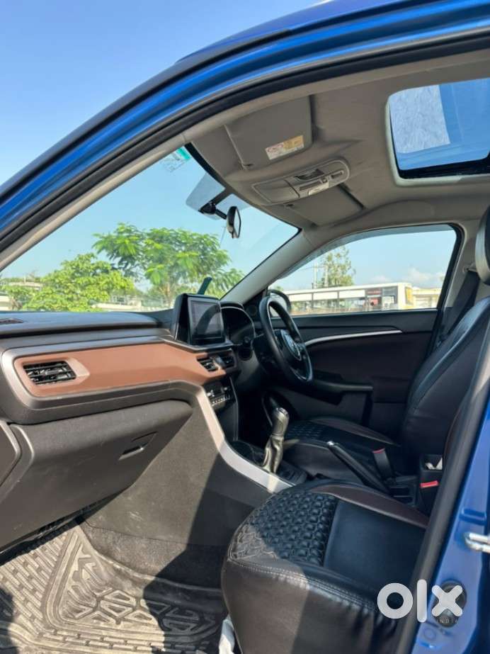 Maruti Suzuki Brezza 1.5 Zxi Smart Hybrid, 2022, Petrol