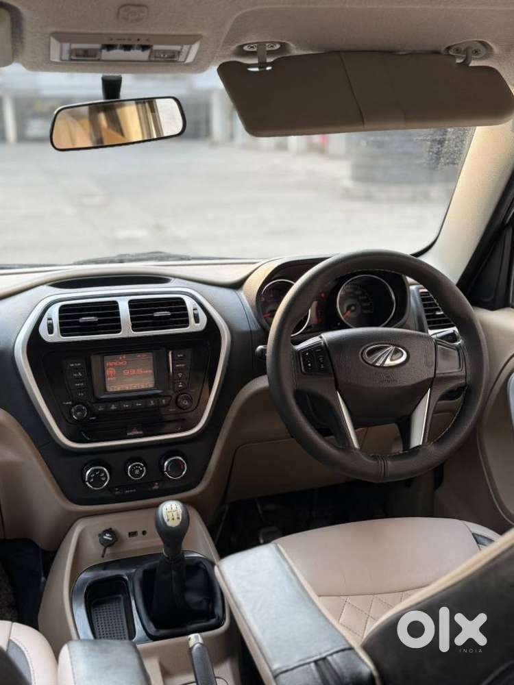 Mahindra Tuv 300 T8, 2016, Diesel