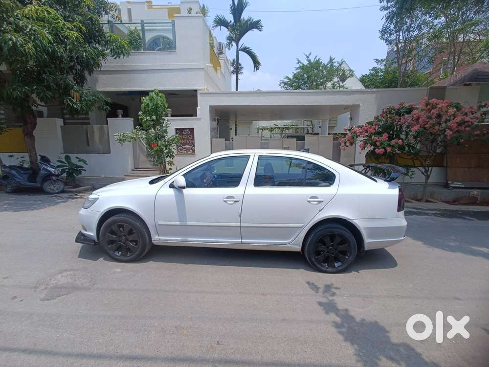 Skoda Laura 1.8 Tsi Ambiente, 2010, Petrol