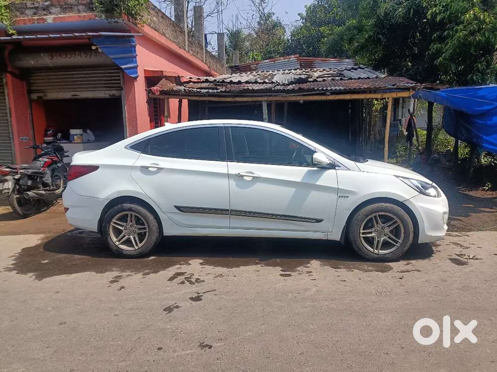 Hyundai Verna 1.6 2012 Manual 60000 Km
