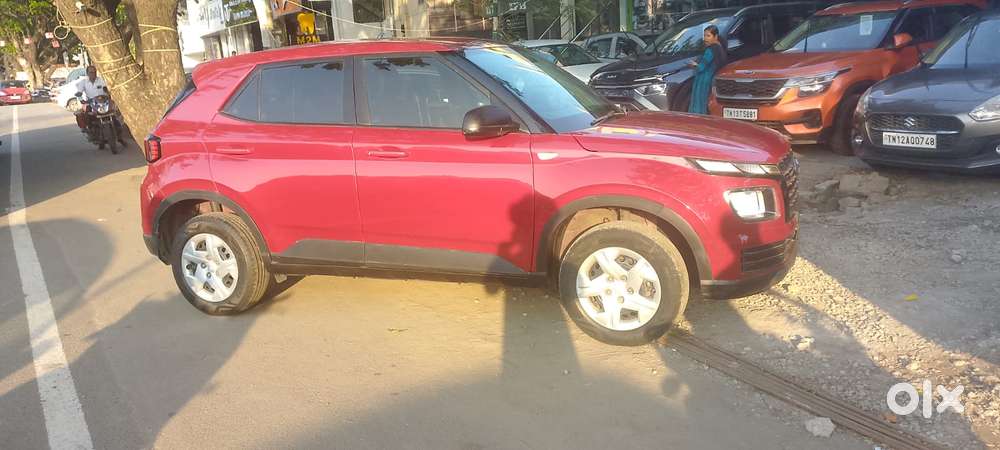 Hyundai Venue E, 2022, Petrol