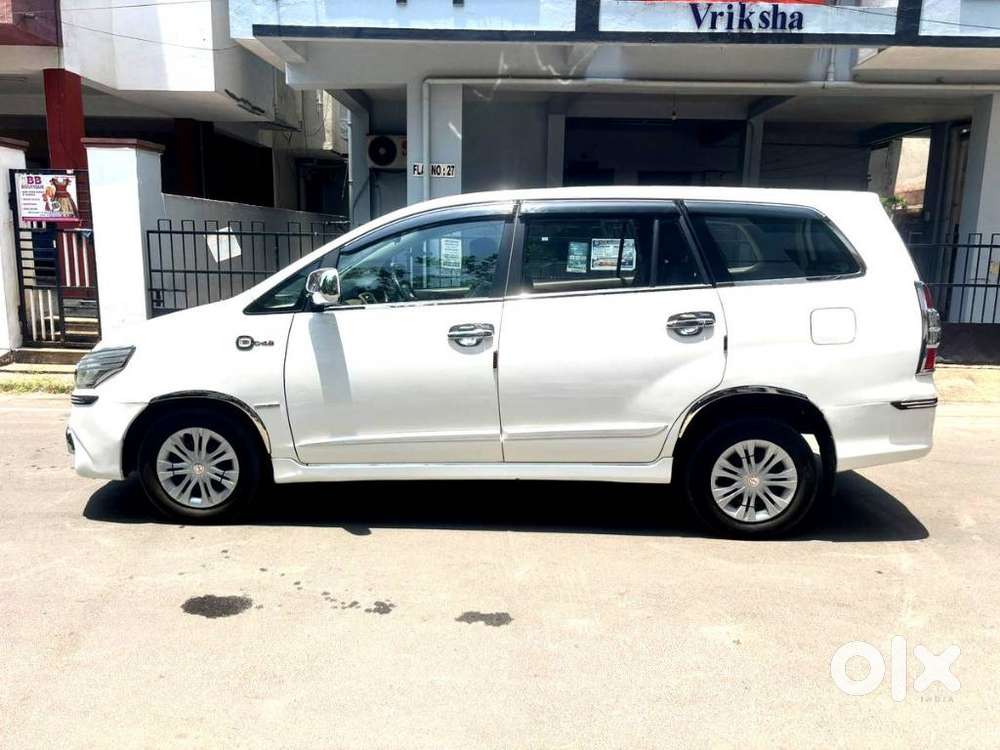 Toyota Innova 2.5 G (diesel) 7 Seater Bs Iv, 2015, Diesel
