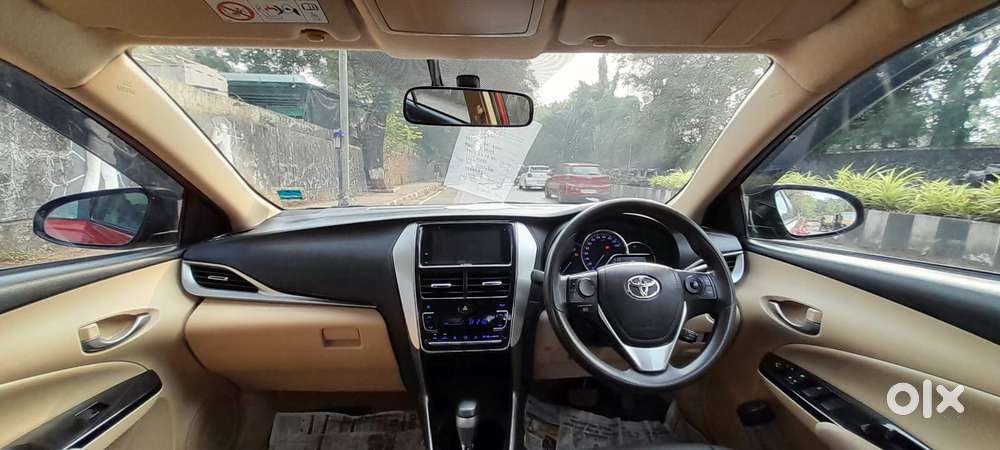 Toyota Yaris V Cvt, 2018, Petrol