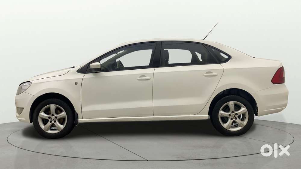 Skoda Rapid 2011-2013 1.6 Mpi At Ambition, 2013, Petrol