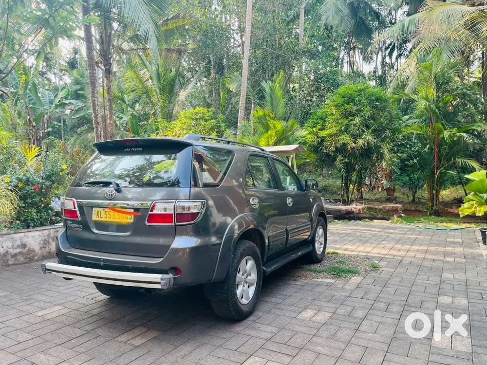Toyota Fortuner Legender 2009 Diesel 201800 Km Driven