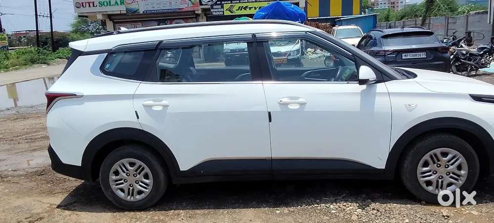 Kia Carens 1.5 Petrol Premium 2023