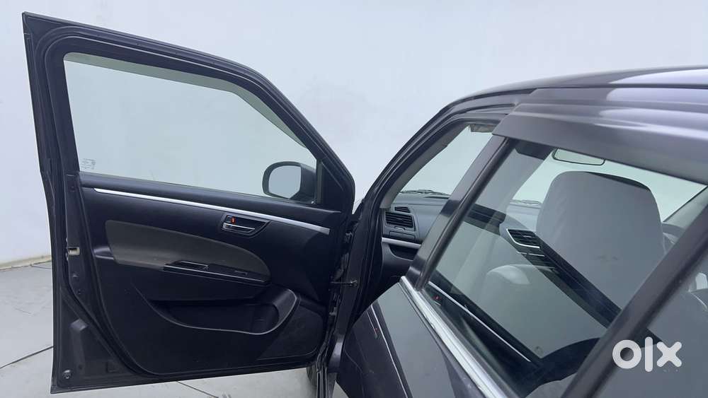 Maruti Suzuki Swift Vxi Optional, 2017, Petrol