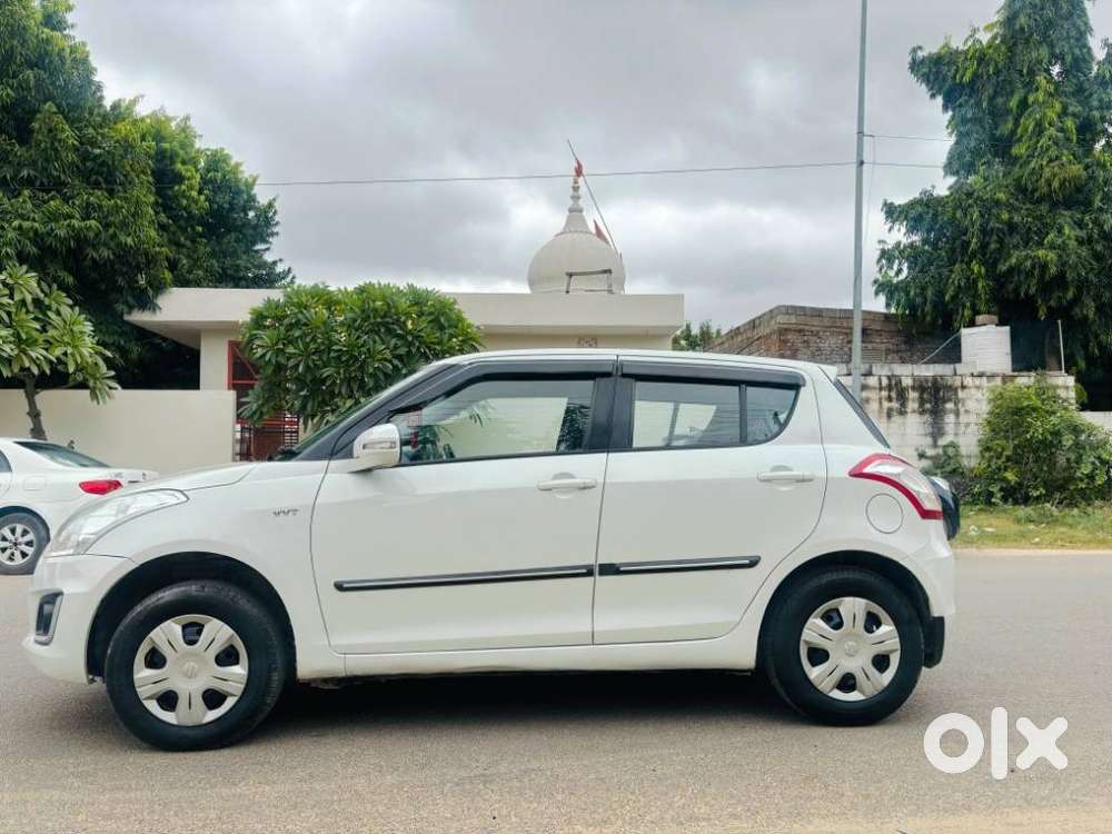 Maruti Suzuki Swift Vxi + Manual, 2017, Petrol