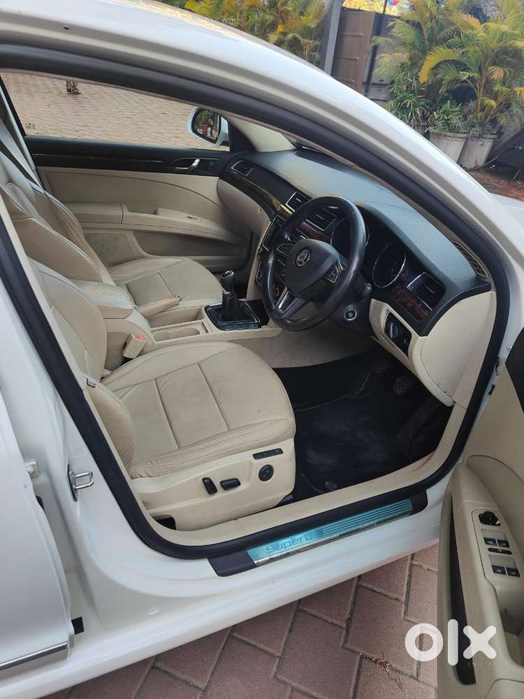Skoda Superb 2013-2015 Elegance 1.8 Tsi Mt, 2015, Petrol
