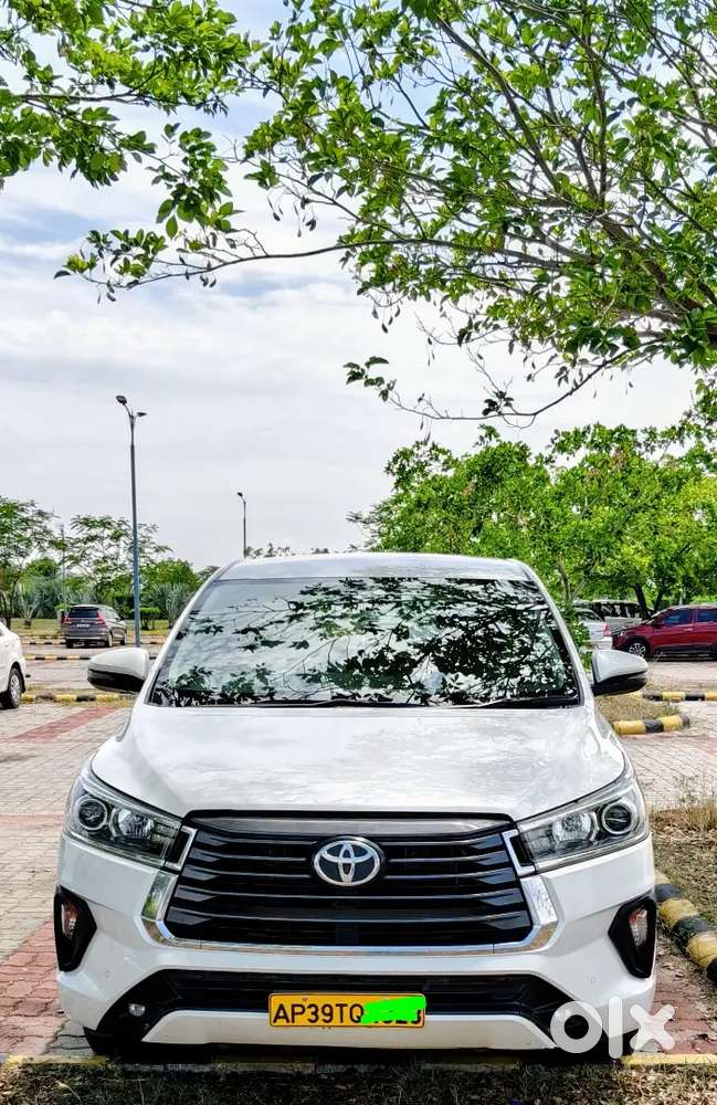 2020 /2021 Innova Crysta V Bs6 Alltyres 80%insurance 6months