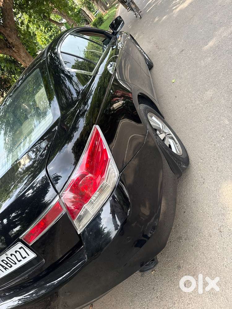 Honda Accord Petrol 2010 Car