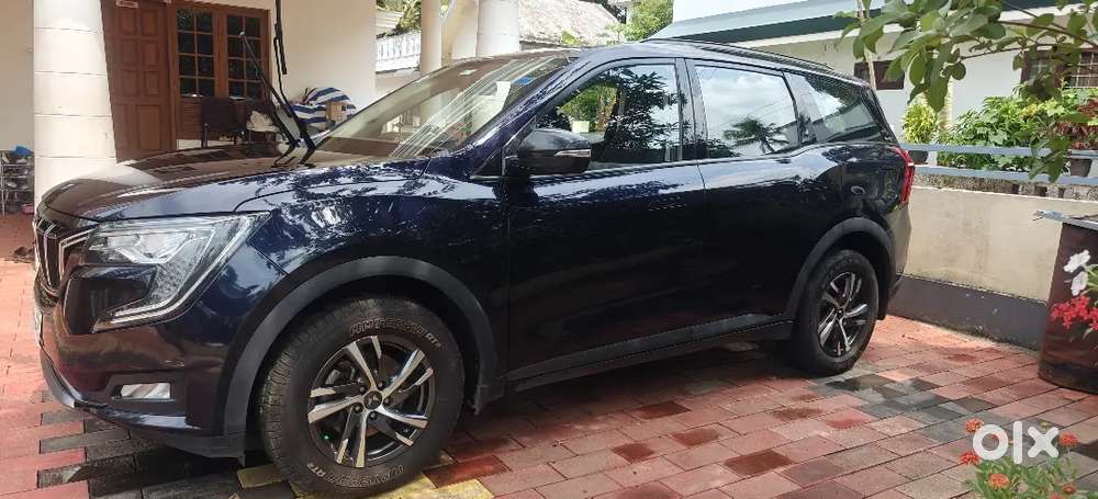 Xuv 700 Ax5 Midnight Black