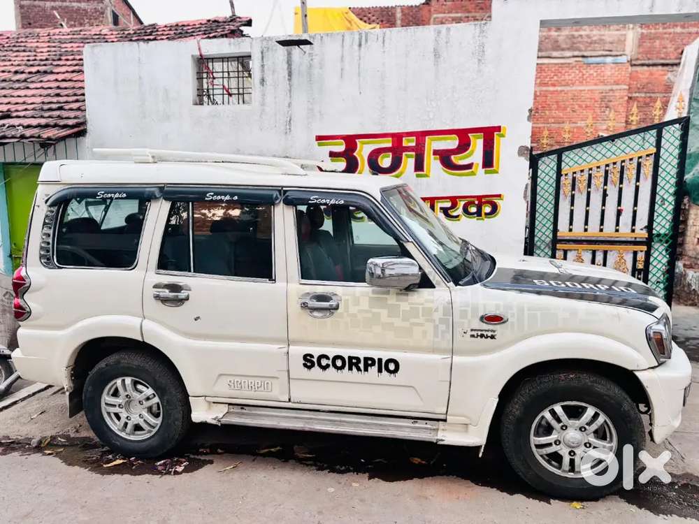 Mahindra Scorpio Classic 2011 Diesel 97800 Km Driven