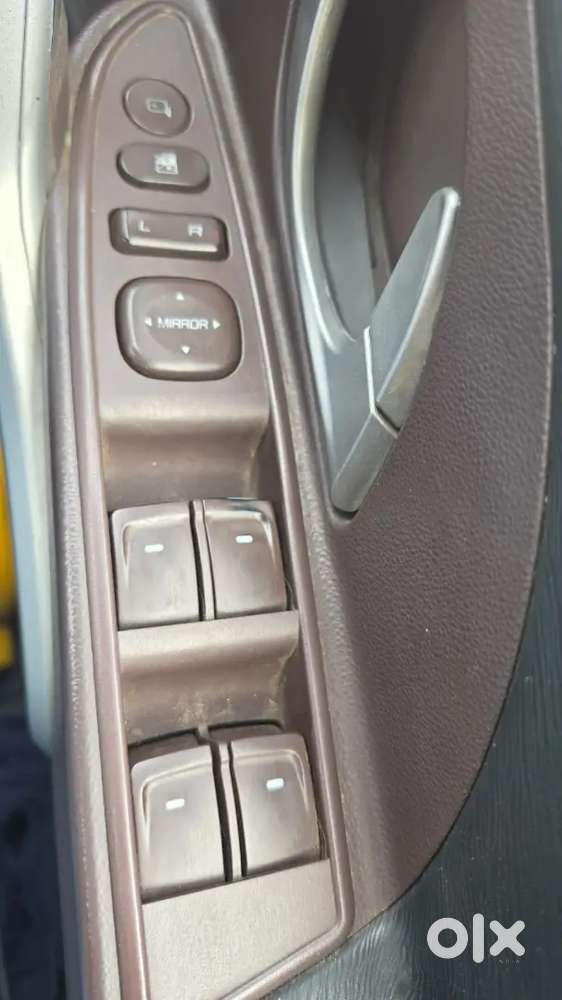 Mahindra Xuv500 2015 Diesel 142000 Km Driven