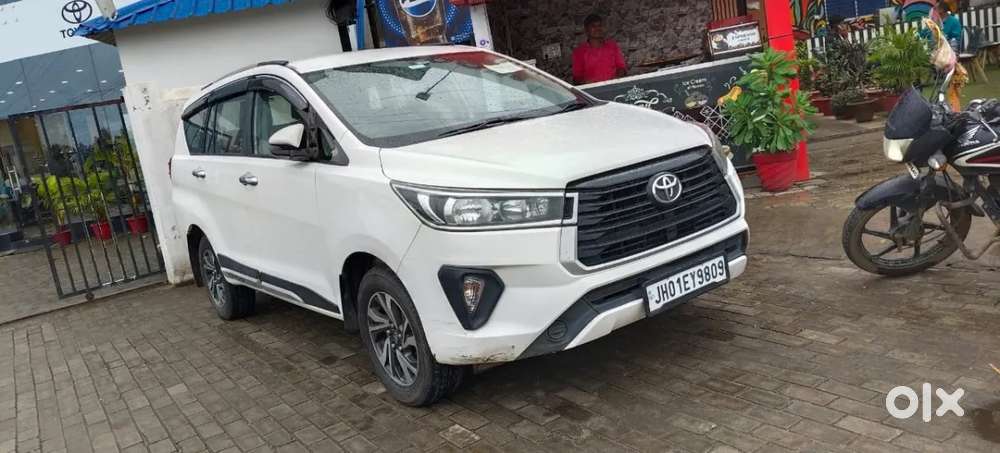 Toyota Innova Crysta [2020-ongoing] 2.4 Gx 8 Str, 2023, Diesel