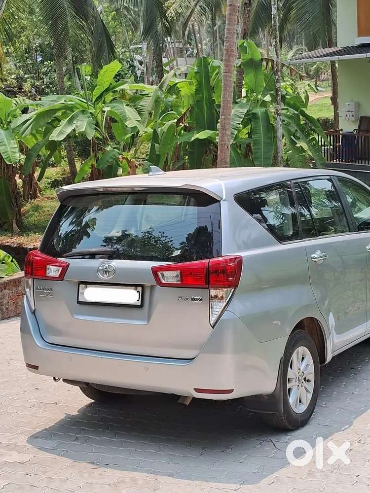 1st Owner  Toyota Innova Crysta V 2.4 2016