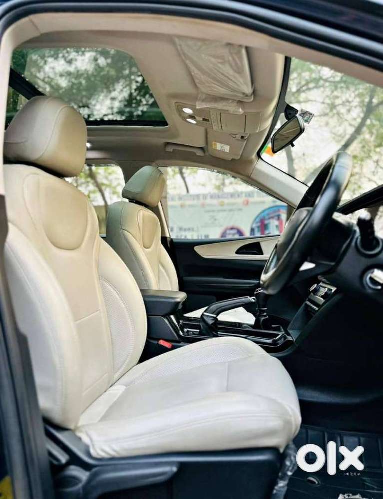 Mahindra Xuv700 Ax7 Awd, 2023