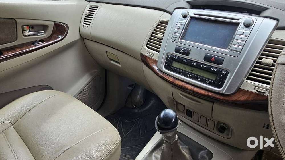 Toyota Innova 2.5 Vx 8 Seater Bs Iv, 2013, Diesel