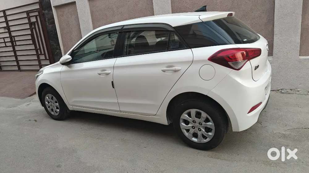 Hyundai I20 2017 Diesel Around 78000 Km Driven With Proper Care.