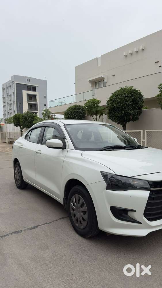 Maruti Suzuki Swift Dzire Vxi(o) Mt, 2024, Petrol