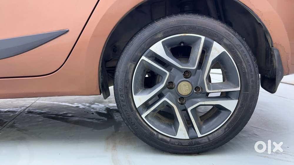 Tata Tigor Xza, 2018, Petrol