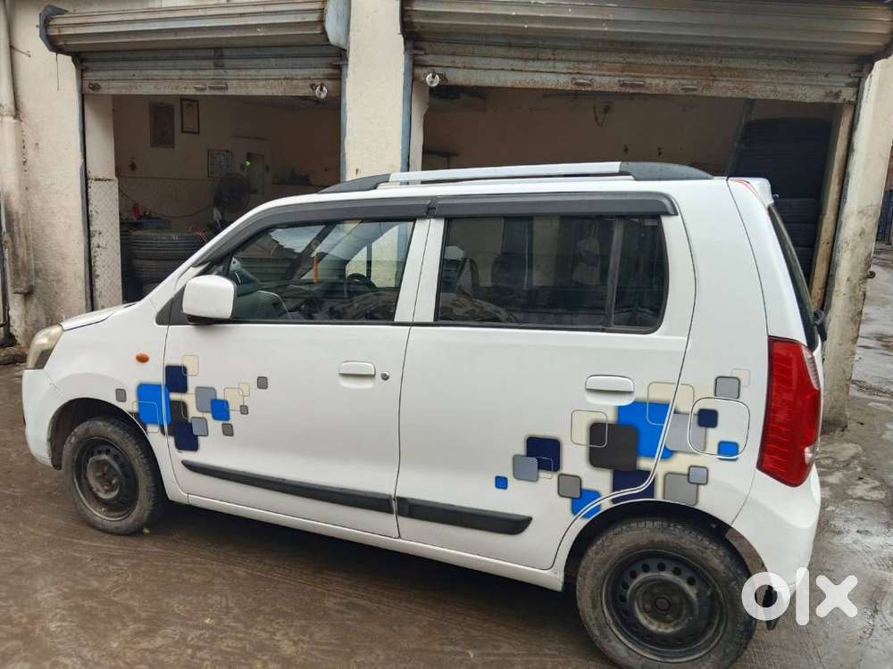 Brand:- Maruyi Suzuki, Car Name:- Wagon R, Model:- 2012, Colour:-white