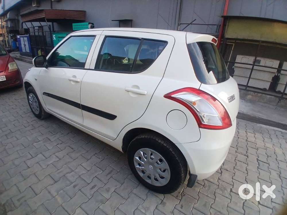 Maruti Suzuki Swift Lxi Optional-o, 2016, Petrol