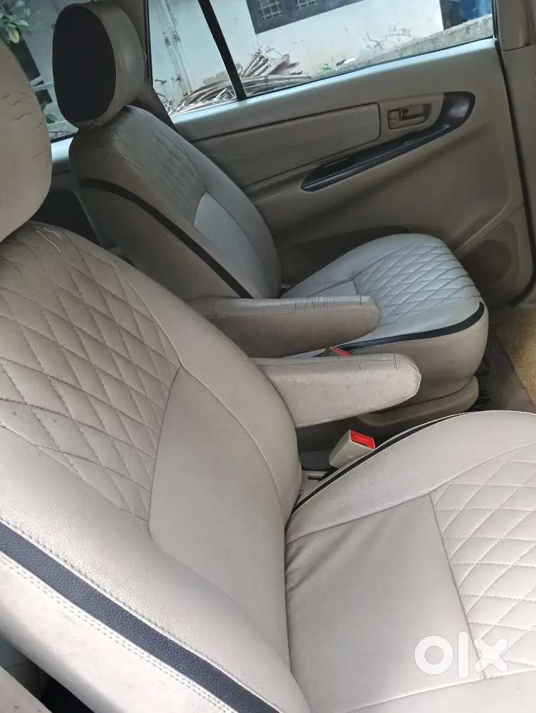 Toyota Innova 2011 Diesel 290000 Km Driven