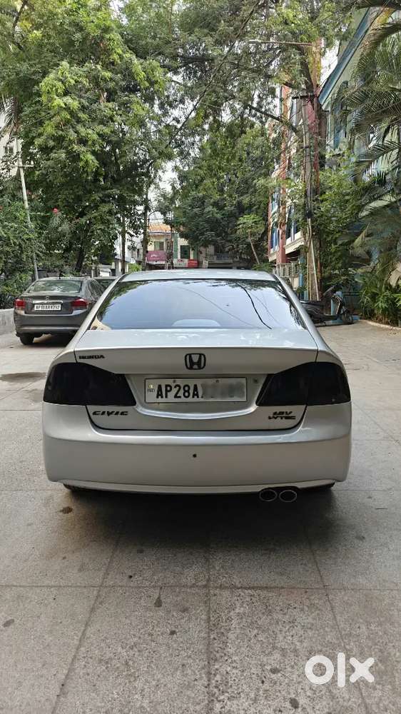 Honda Civic 1.8 V Automatic Petrol