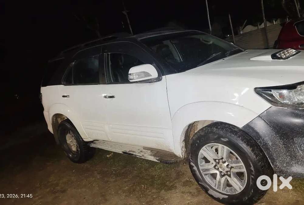 Toyota Fortuner 2015 Diesel 120000 Km Driven