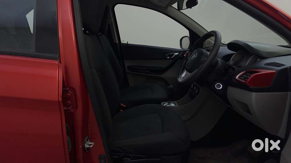 Tata Tiago Xza, 2017, Petrol