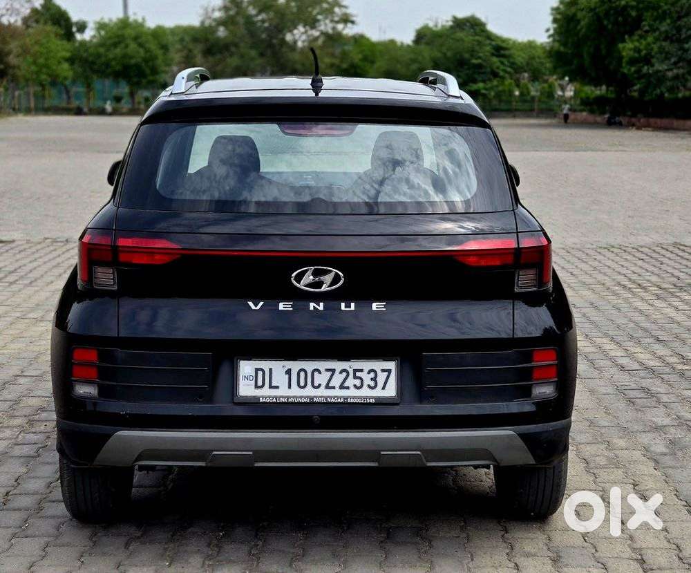 Hyundai Venue [2022-ongoing] 1.2 E, 2025, Petrol