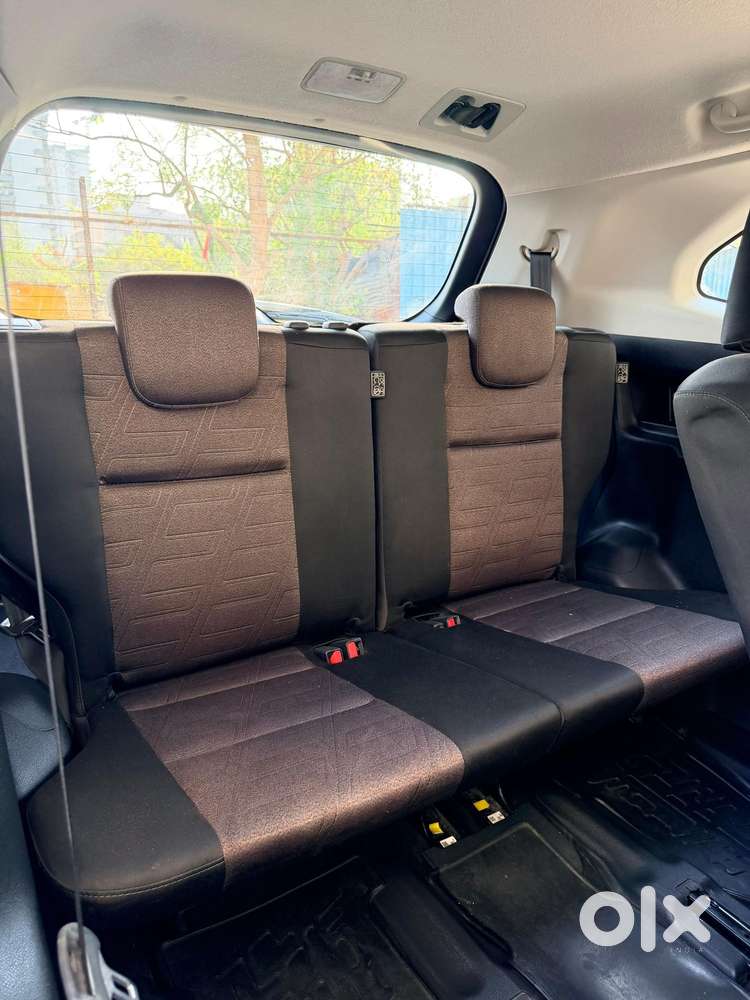 Toyota Innova Hycross