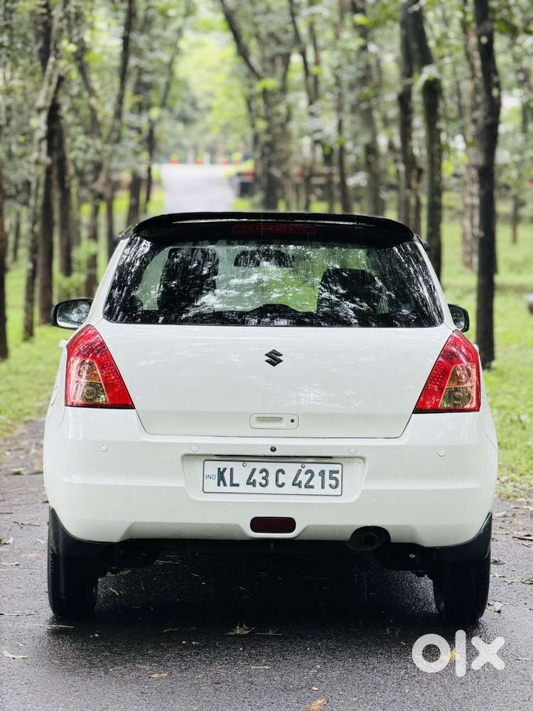 Maruti Suzuki Swift Vxi Optional, 2011, Petrol