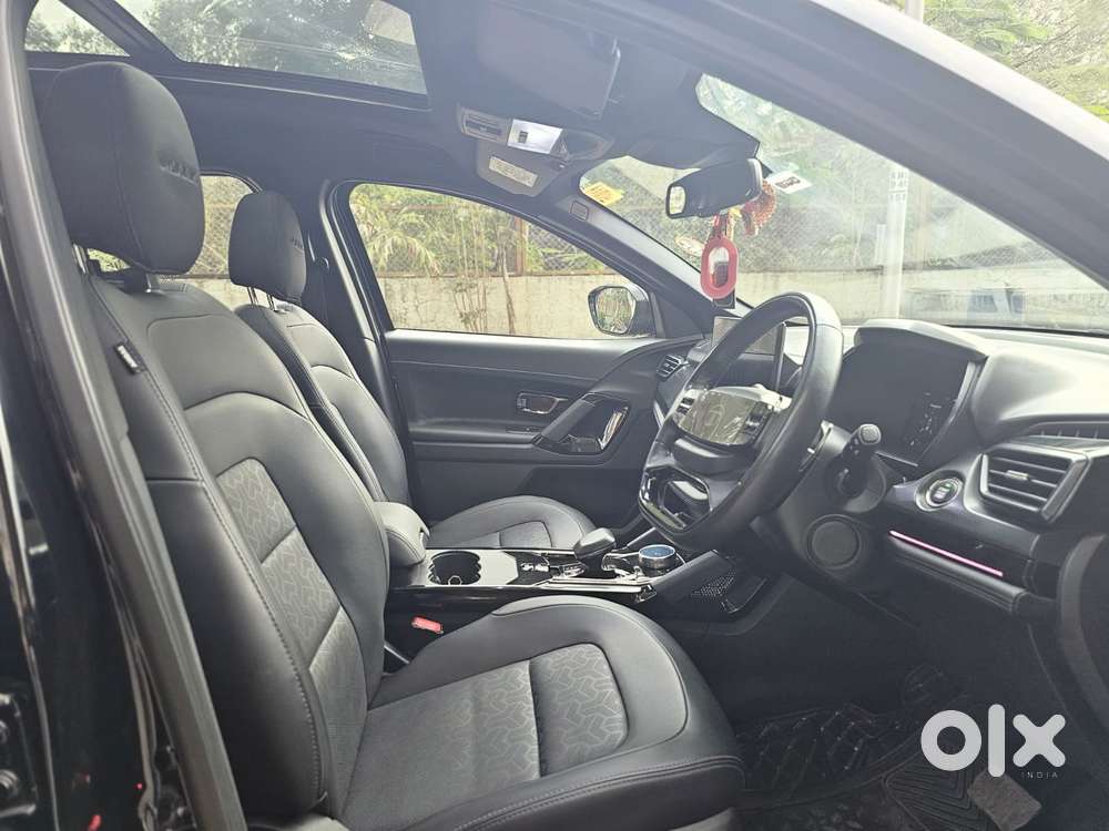 Tata Safari Accomplished Plus Dark Edition, 2023, Diesel