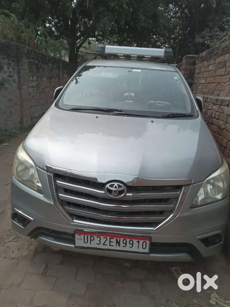 Toyota Innova 2015