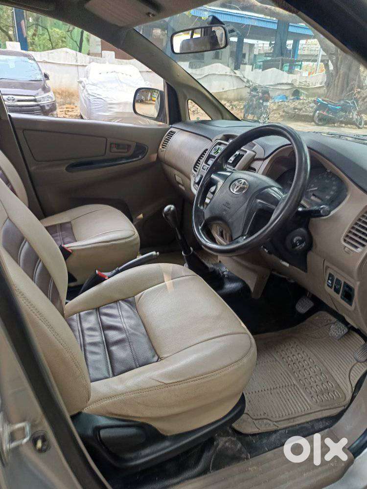 Toyota Innova 2.5 G (diesel) 8 Seater Bs Iv, 2015, Diesel