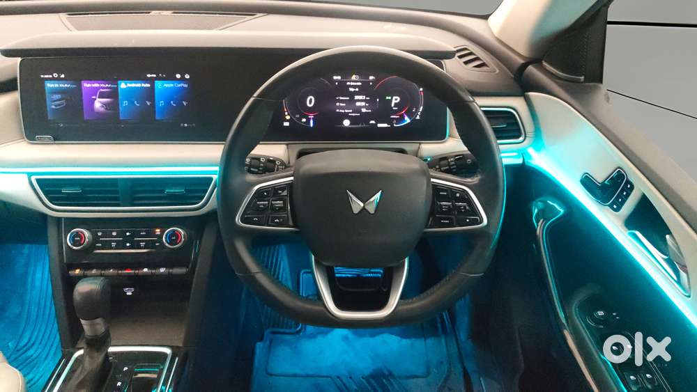 Mahindra Xuv700 2.0 Ax 7 Petrol At Luxury Pack Str, 2022, Petrol