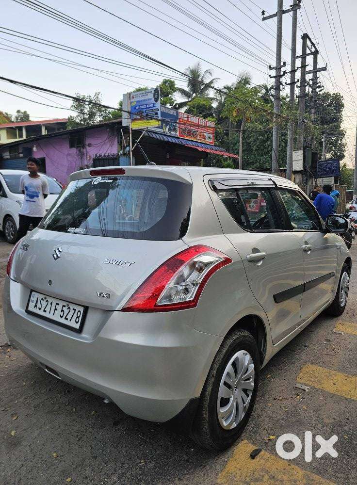 Maruti Suzuki Swift Vxi + Manual, 2017, Petrol