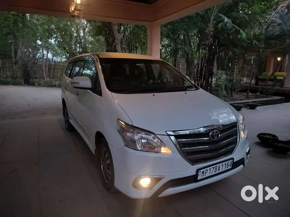 Toyota Innova 2.5 Z 2016