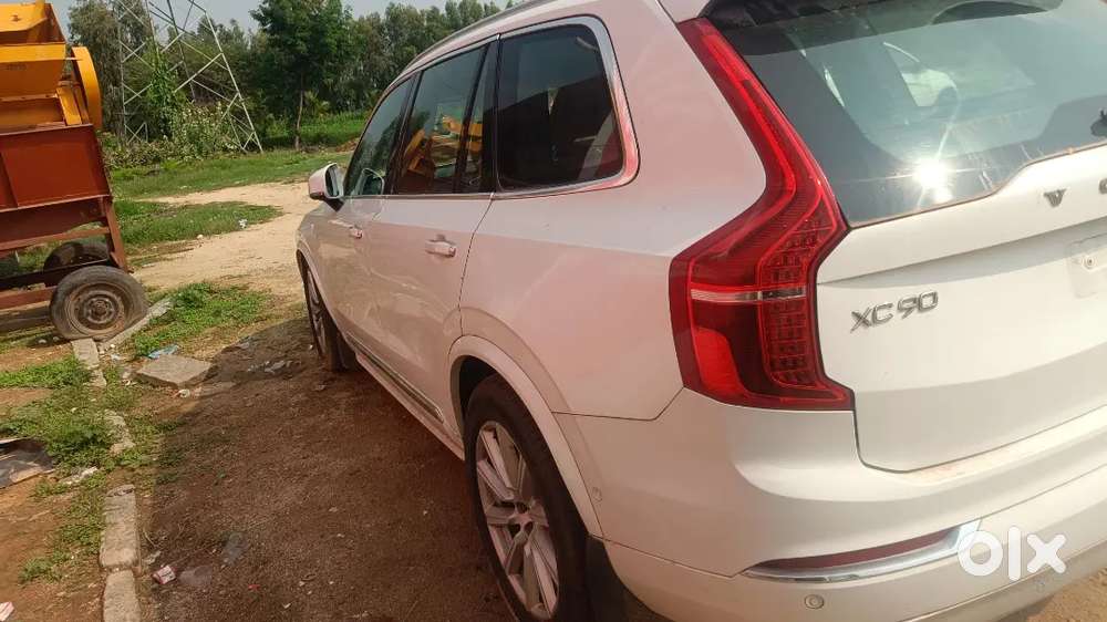 2016 Volvo Xc90 D5 Awd.     Dl