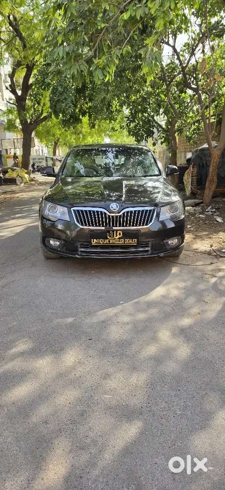 Skoda Superb 2014 Petrol Well Maintained