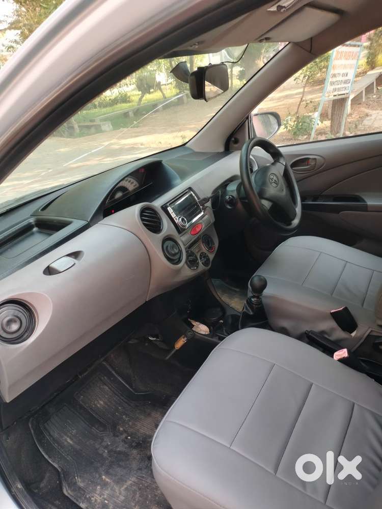 Toyota Etios Cross 2011