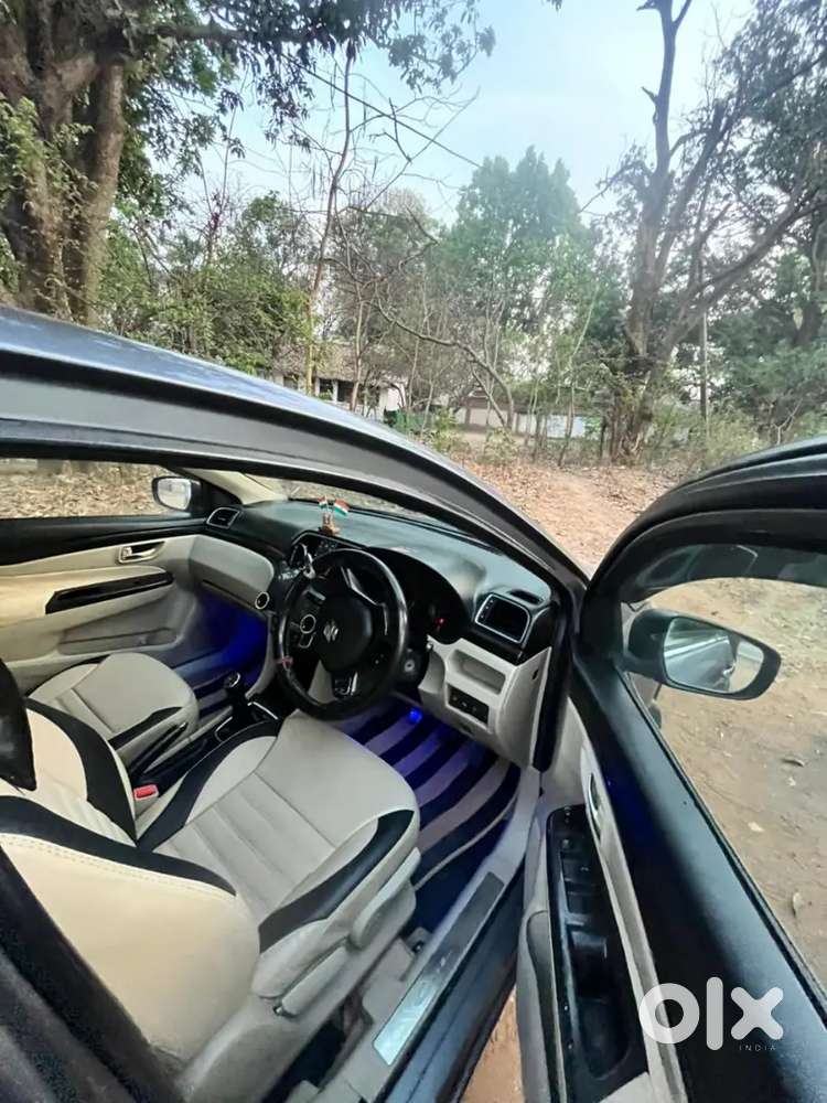 Argent Sall Car